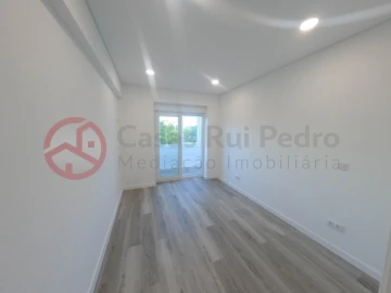 Apartamento T2 para Venda em Corroios