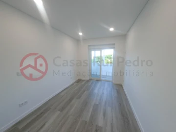 Apartamento T2 para Venda em Corroios