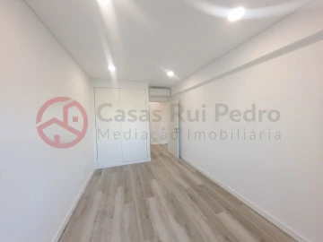 Apartamento T2 para Venda em Corroios