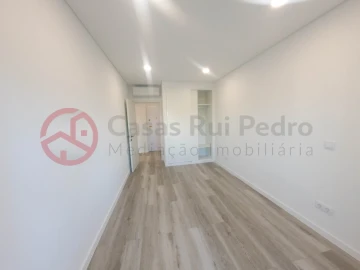 Apartamento T2 para Venda em Corroios