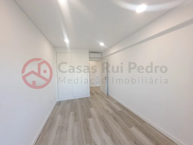 Apartamento T2 para Venda em Corroios Foto 10