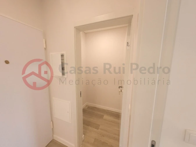 Apartamento T2 para Venda em Corroios Foto 11