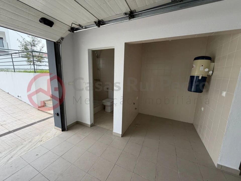 Moradia T5 para Venda em Laranjeiro e Feijó Foto 6