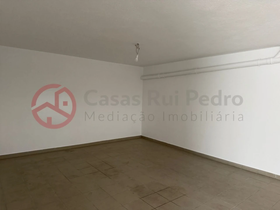 Moradia T5 para Venda em Laranjeiro e Feijó Foto 7