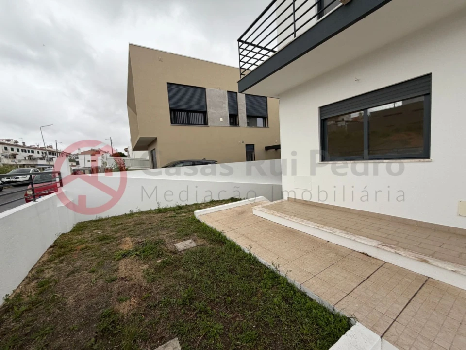 Moradia T5 para Venda em Laranjeiro e Feijó Foto 9