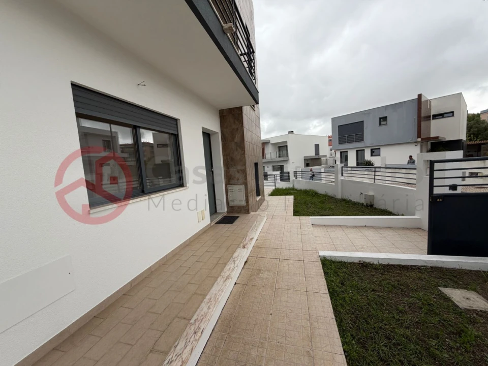 Moradia T5 para Venda em Laranjeiro e Feijó Foto 14