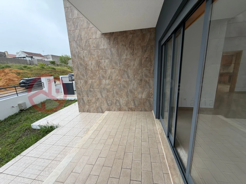 Moradia T5 para Venda em Laranjeiro e Feijó Foto 19