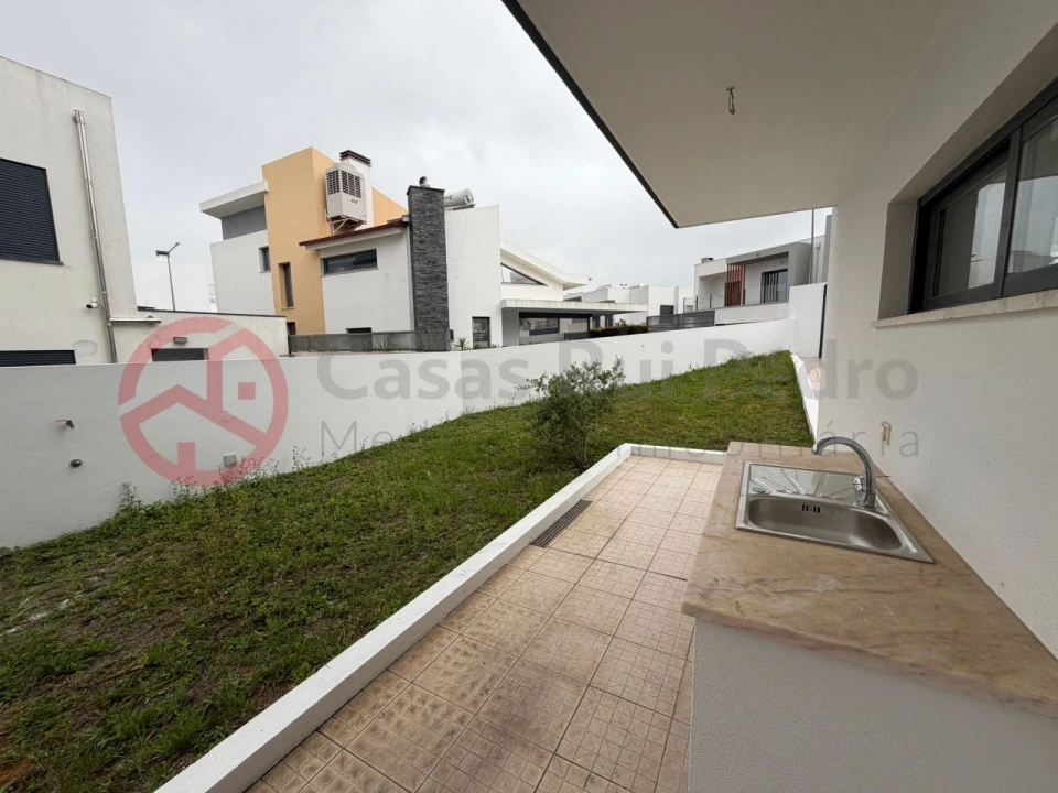 Moradia T5 para Venda em Laranjeiro e Feijó Foto 20