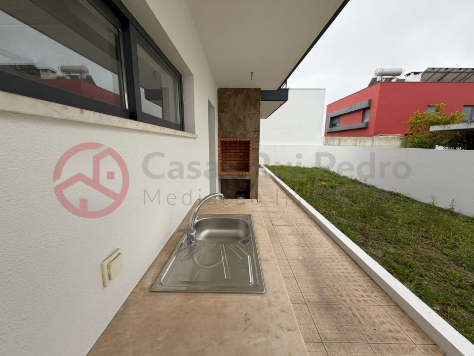 Moradia T5 para Venda em Laranjeiro e Feijó Foto 22