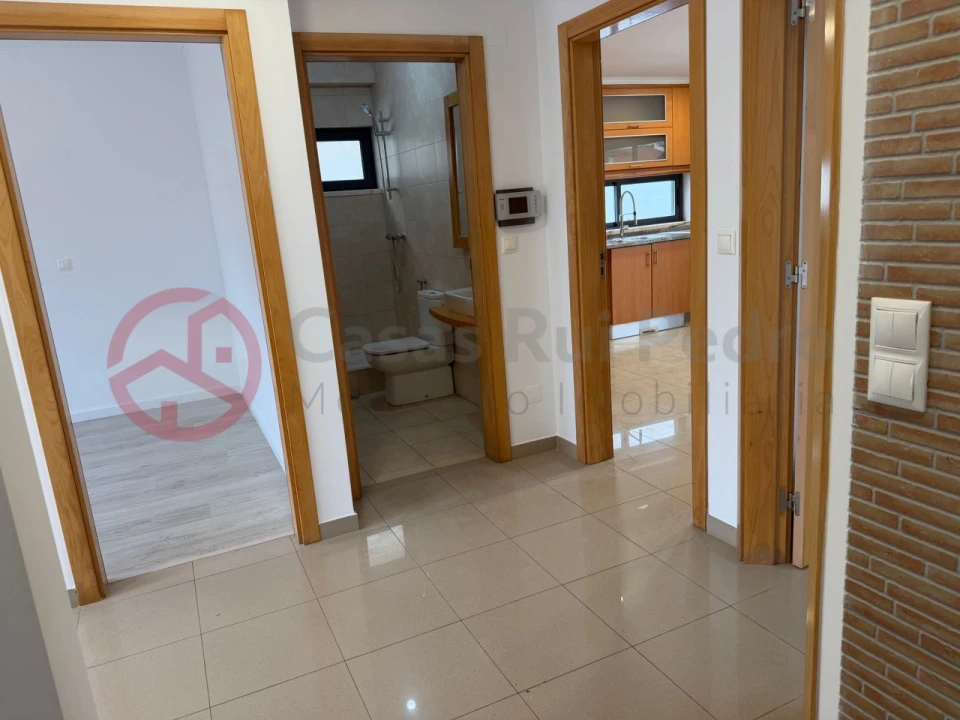 Moradia T5 para Venda em Laranjeiro e Feijó Foto 23