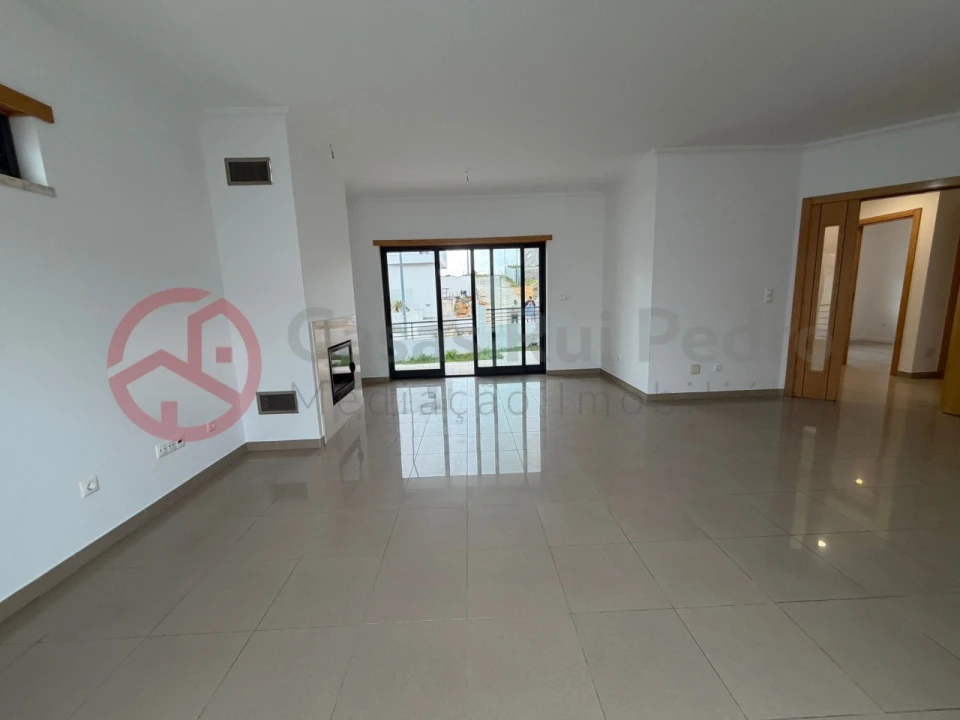 Moradia T5 para Venda em Laranjeiro e Feijó Foto 31