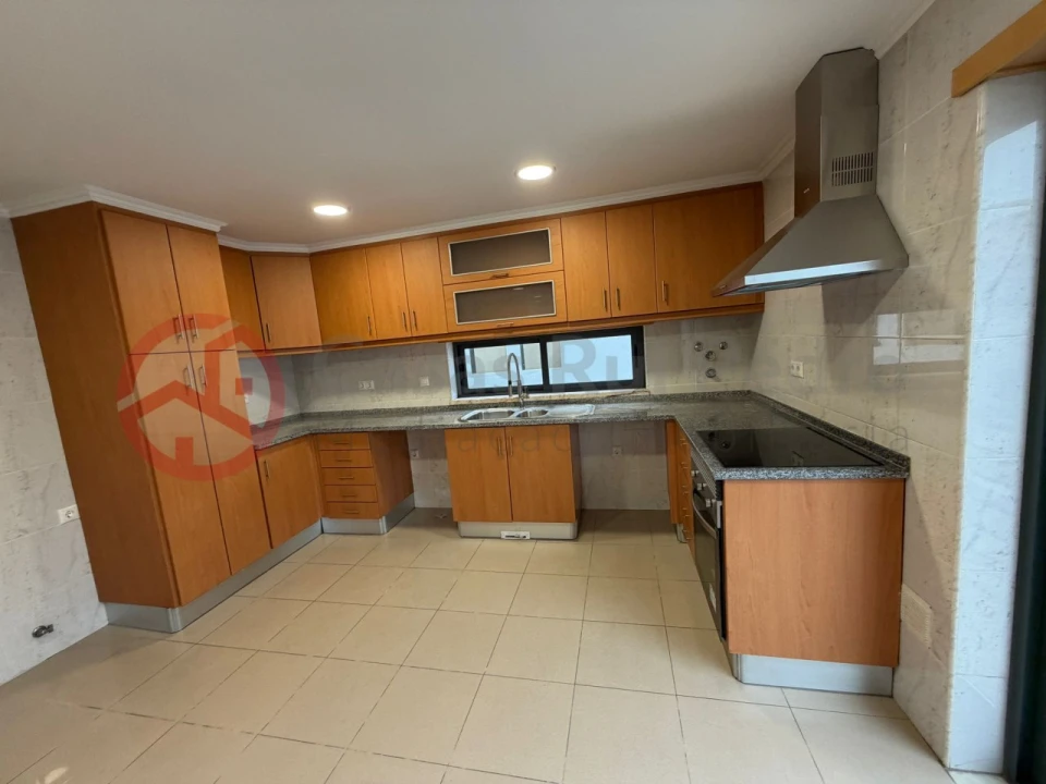 Moradia T5 para Venda em Laranjeiro e Feijó Foto 34