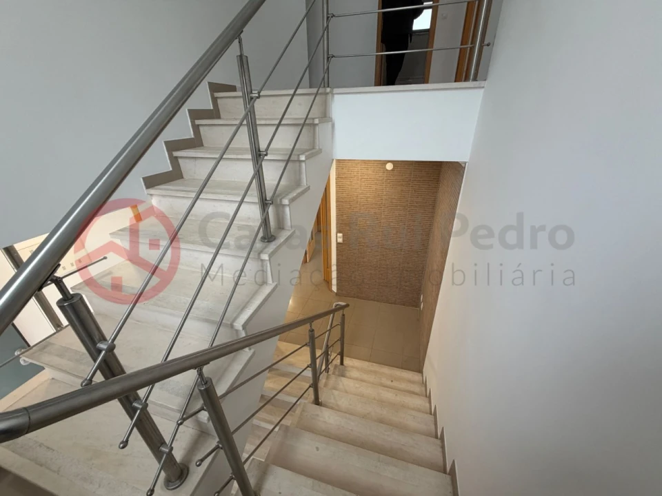 Moradia T5 para Venda em Laranjeiro e Feijó Foto 37