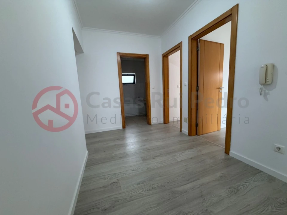 Moradia T5 para Venda em Laranjeiro e Feijó Foto 39