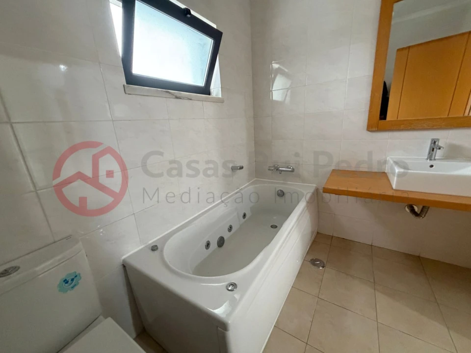 Moradia T5 para Venda em Laranjeiro e Feijó Foto 44