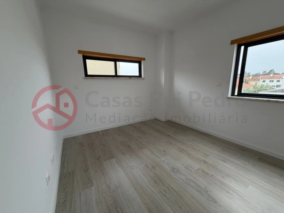 Moradia T5 para Venda em Laranjeiro e Feijó Foto 45