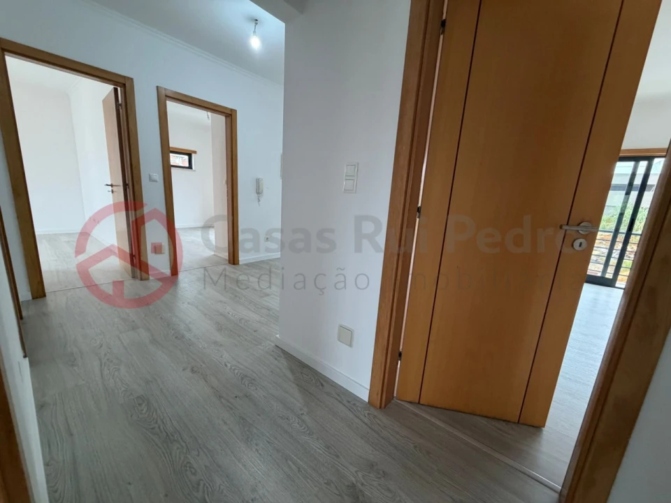 Moradia T5 para Venda em Laranjeiro e Feijó Foto 48