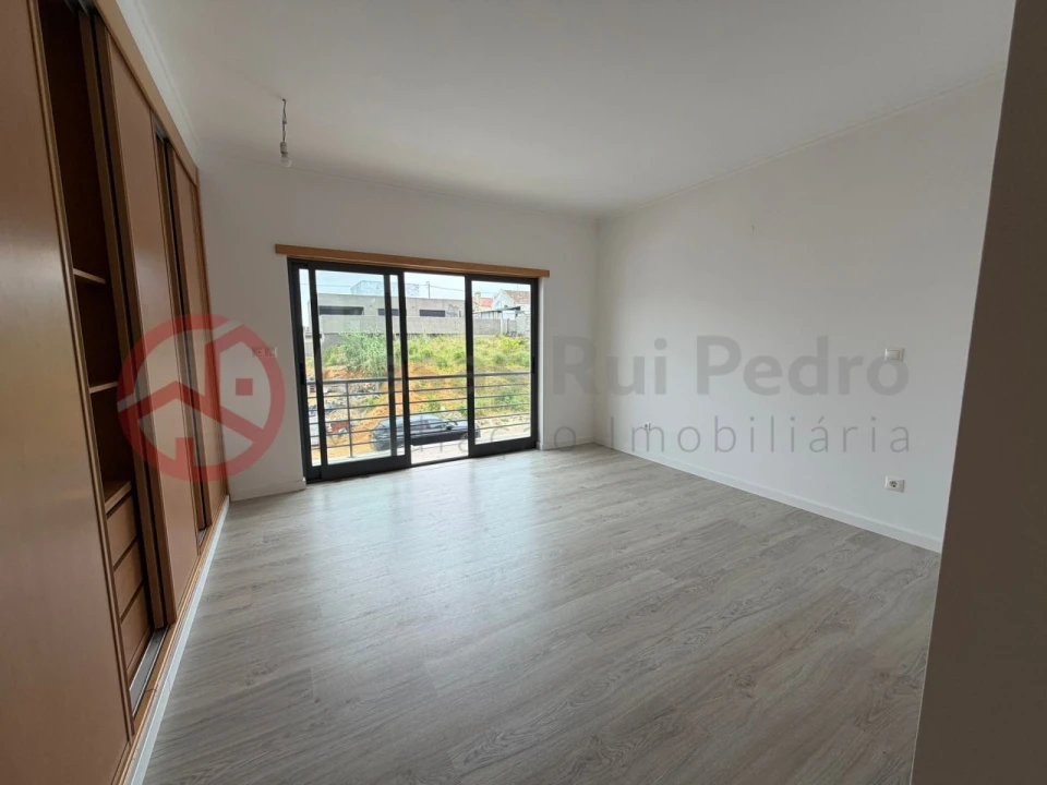 Moradia T5 para Venda em Laranjeiro e Feijó Foto 49