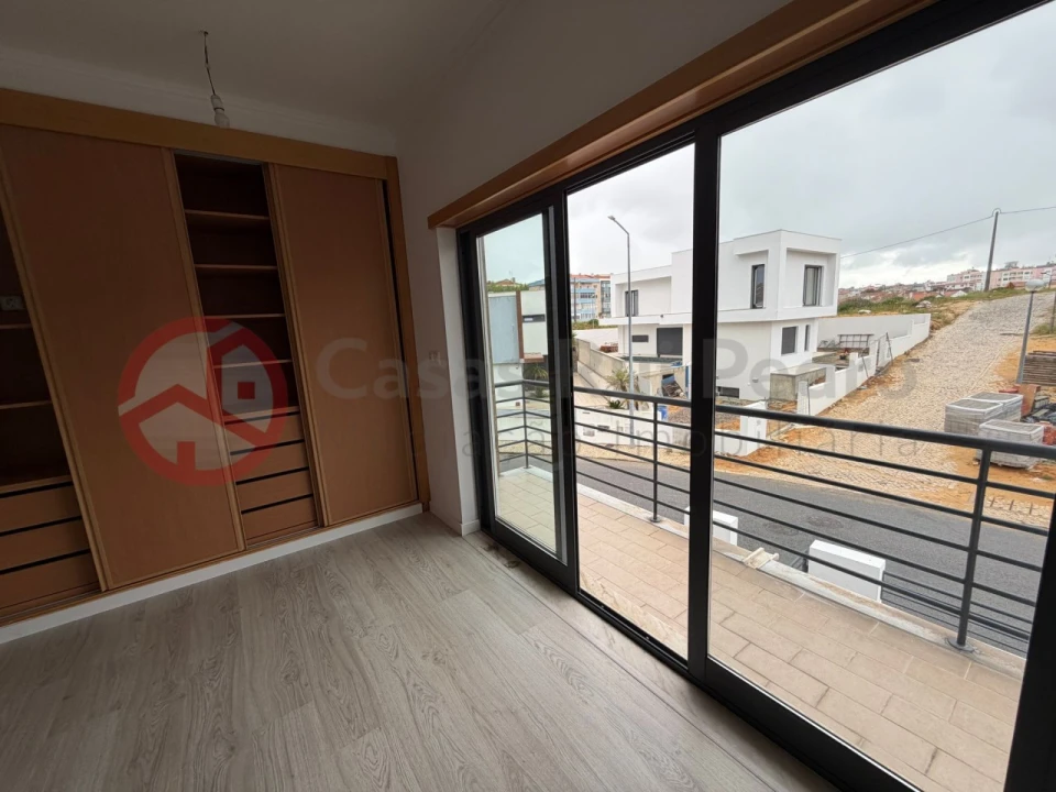 Moradia T5 para Venda em Laranjeiro e Feijó Foto 52