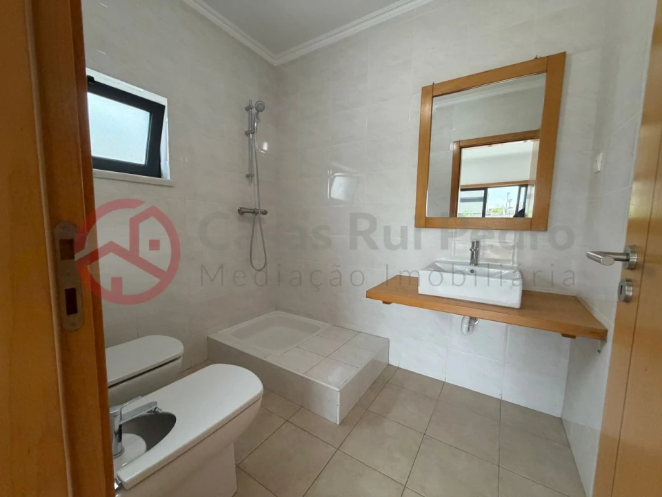 Moradia T5 para Venda em Laranjeiro e Feijó Foto 53