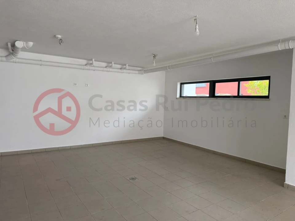 Moradia T5 para Venda em Laranjeiro e Feijó Foto 55