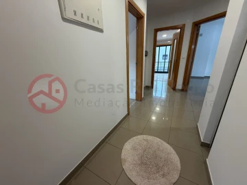 Moradia T5 para Venda em Laranjeiro e Feijó