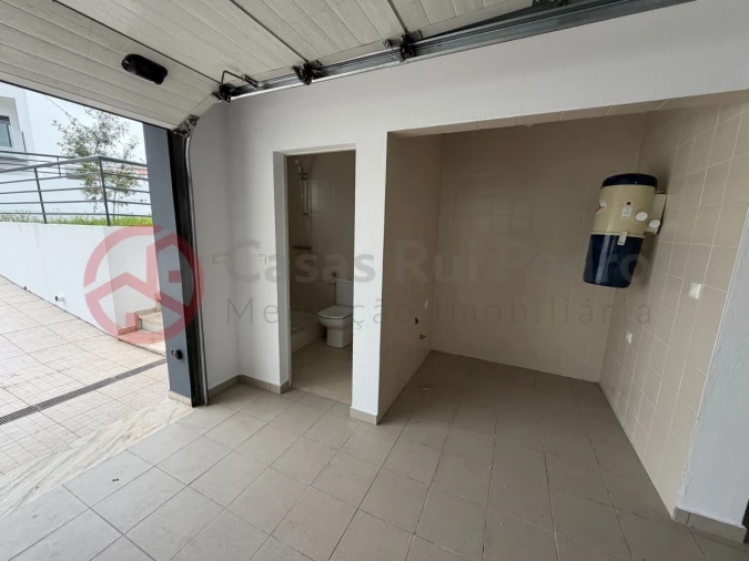 Moradia T5 para Venda em Laranjeiro e Feijó Foto 6
