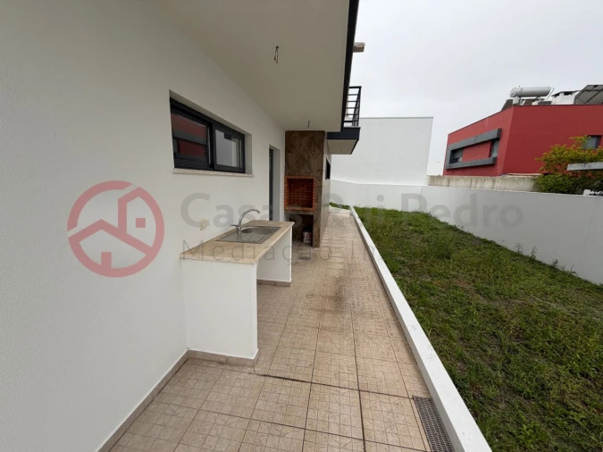 Moradia T5 para Venda em Laranjeiro e Feijó Foto 17