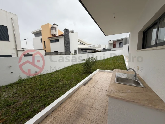 Moradia T5 para Venda em Laranjeiro e Feijó Foto 20