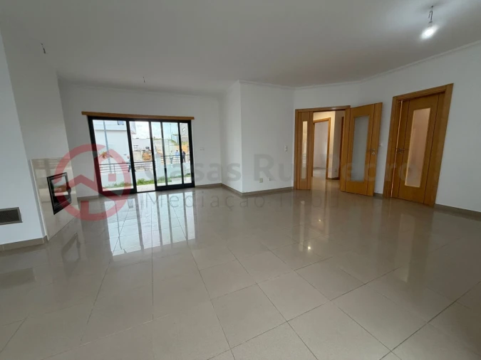Moradia T5 para Venda em Laranjeiro e Feijó Foto 30