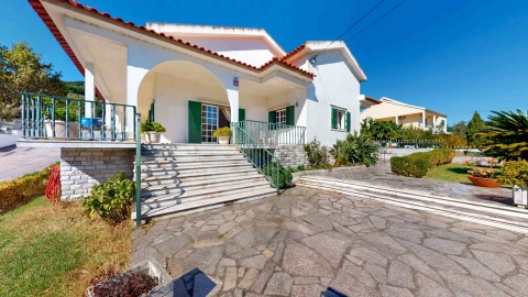 Moradia T5 para Venda em Alhandra, São João dos Montes e Calhandriz