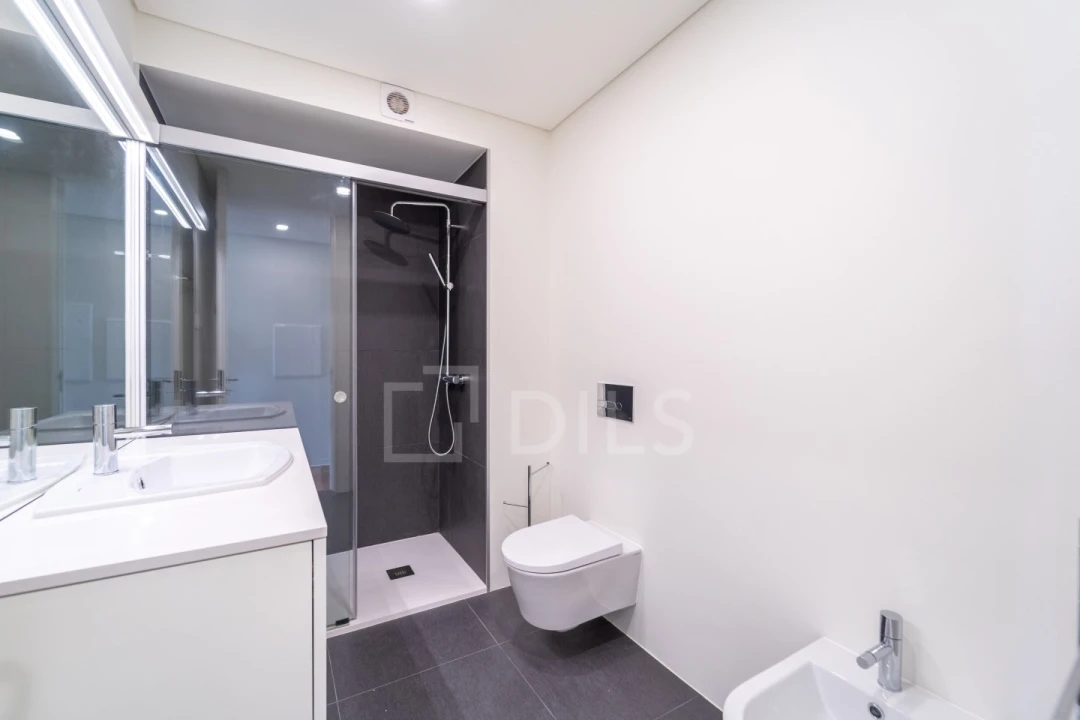 Apartamento T1 para Arrendamento em Ramalde Foto 7