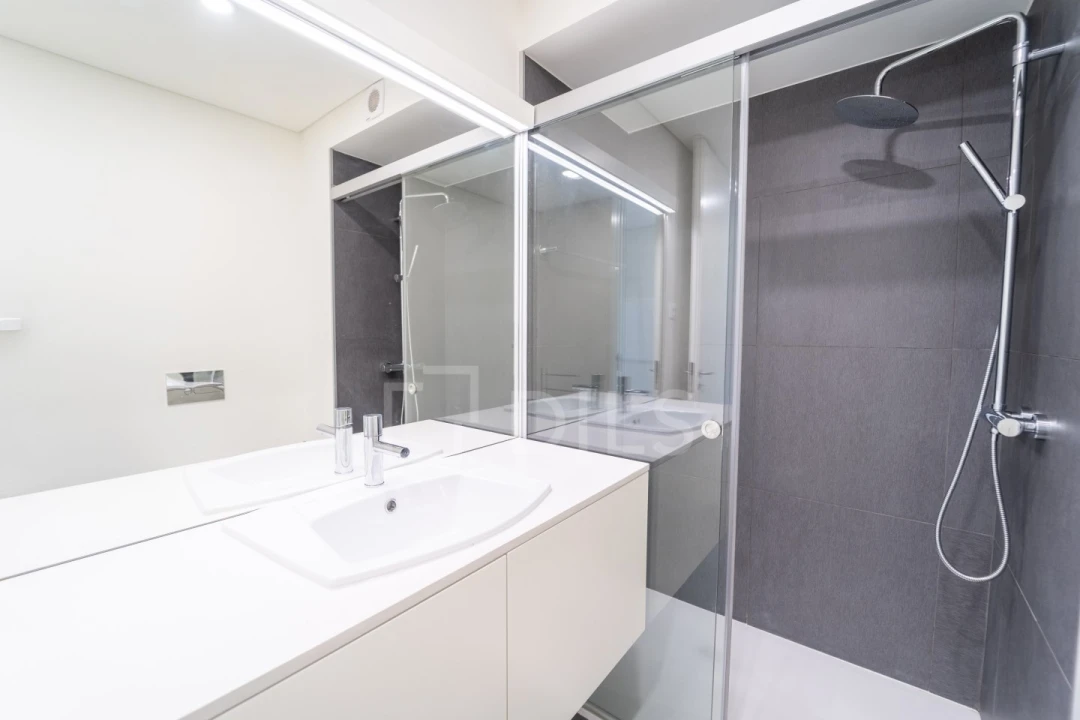 Apartamento T1 para Arrendamento em Ramalde Foto 9