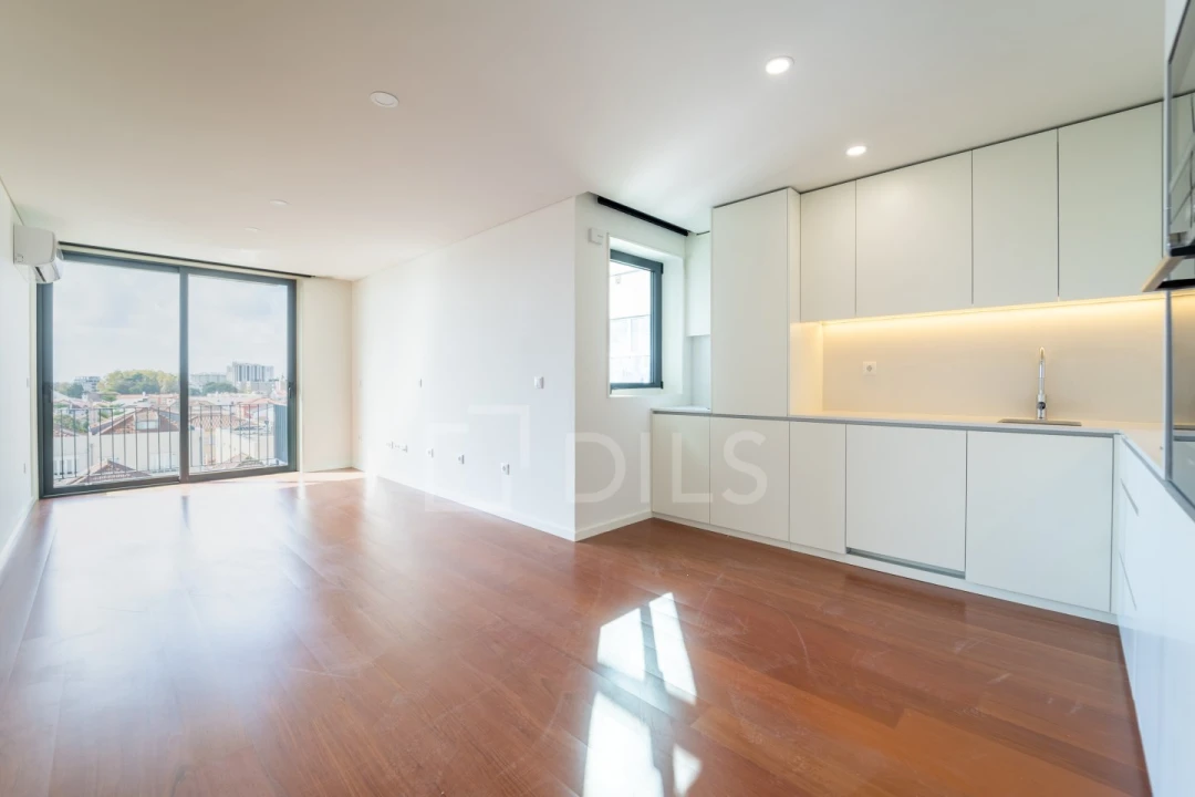 Apartamento T1 para Arrendamento em Ramalde Foto 8