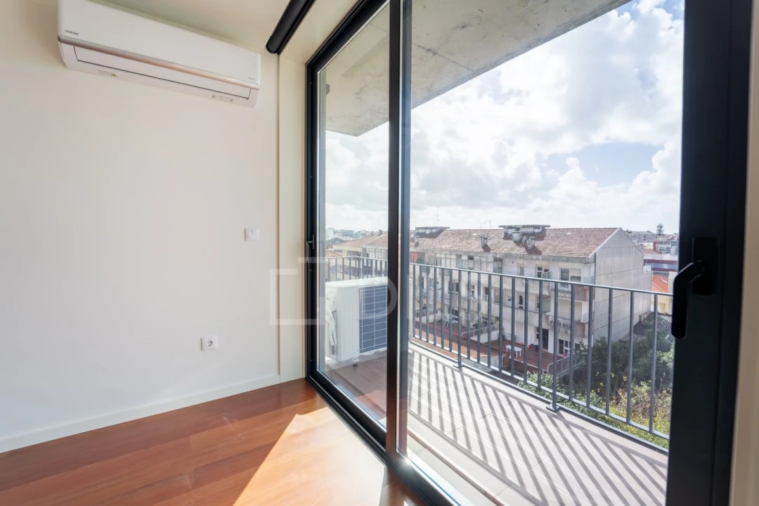 Apartamento T1 para Arrendamento em Ramalde Foto 3