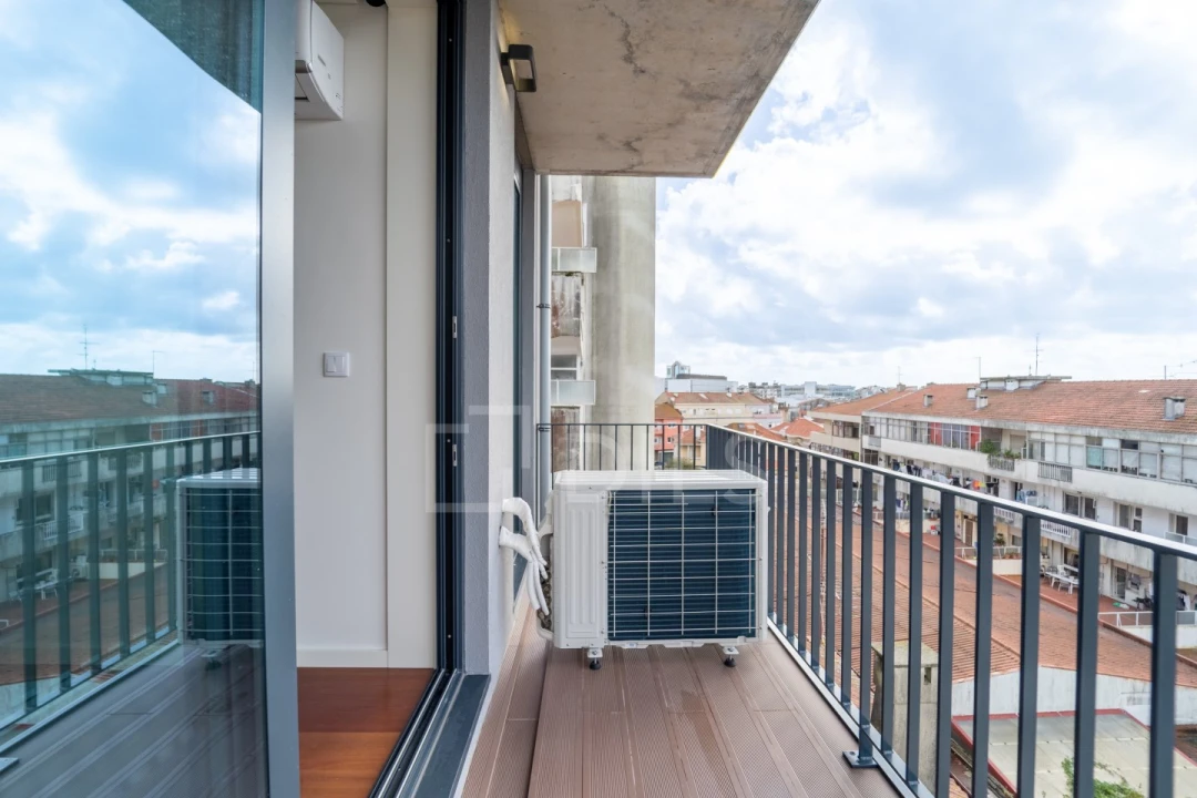 Apartamento T1 para Arrendamento em Ramalde Foto 17