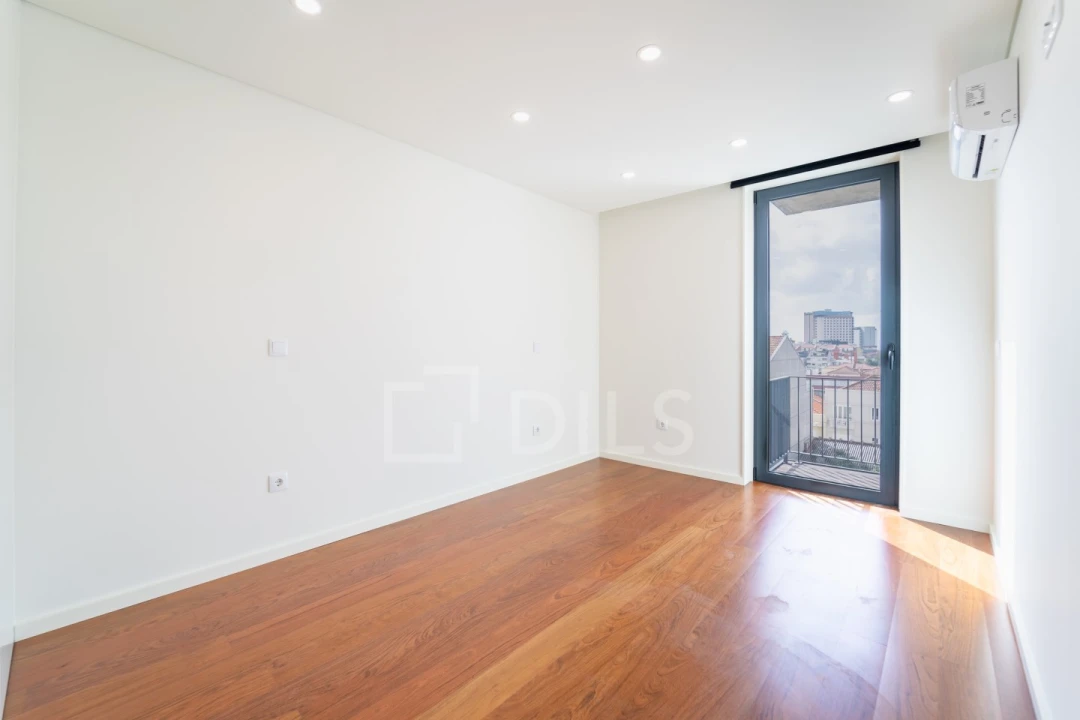 Apartamento T1 para Arrendamento em Ramalde Foto 19