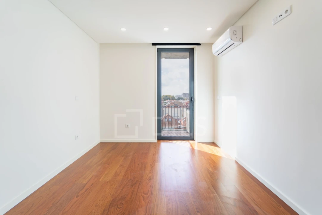 Apartamento T1 para Arrendamento em Ramalde Foto 20