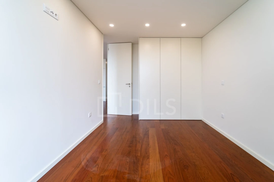 Apartamento T1 para Arrendamento em Ramalde Foto 22
