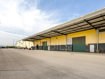 Armazém para Arrendamento em Quinta do Anjo