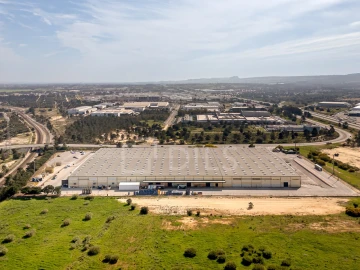 Armazém para Arrendamento em Quinta do Anjo