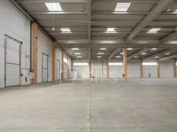 Armazém para Arrendamento em Quinta do Anjo