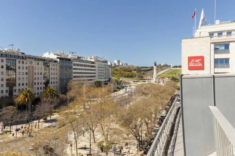 Apartamento T3 para Venda em Santo António Foto 28