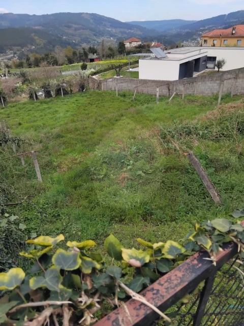 Terreno Misto para Venda em Chaviães e Paços