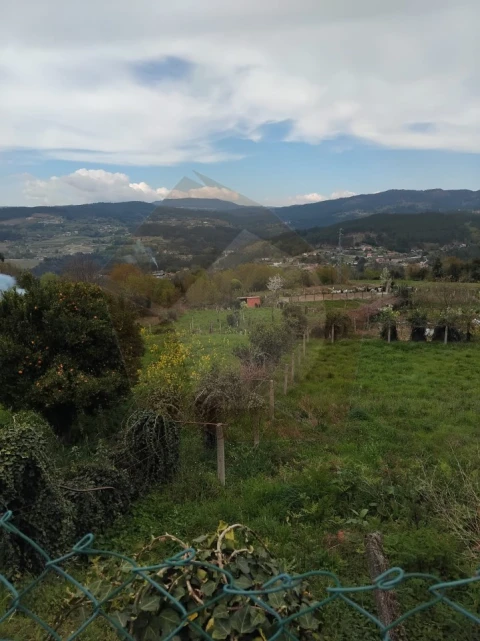 Terreno Misto para Venda em Chaviães e Paços