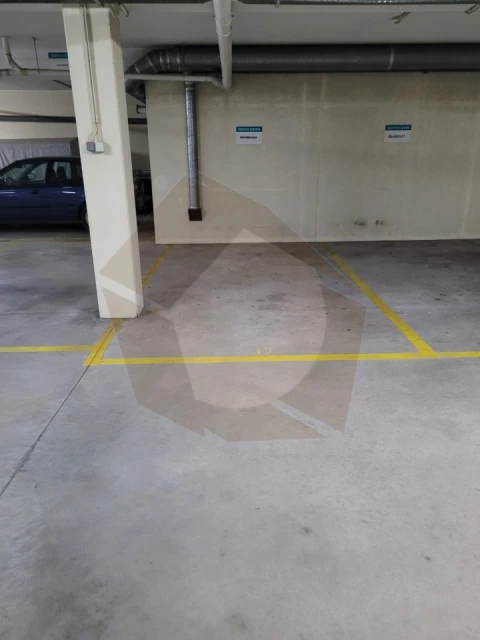 Garagem para Arrendamento em Perafita, Lavra e Santa Cruz do Bispo