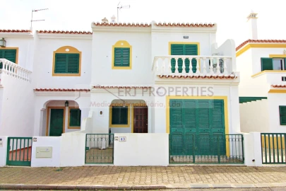 Moradia T3 para Arrendamento em Altura