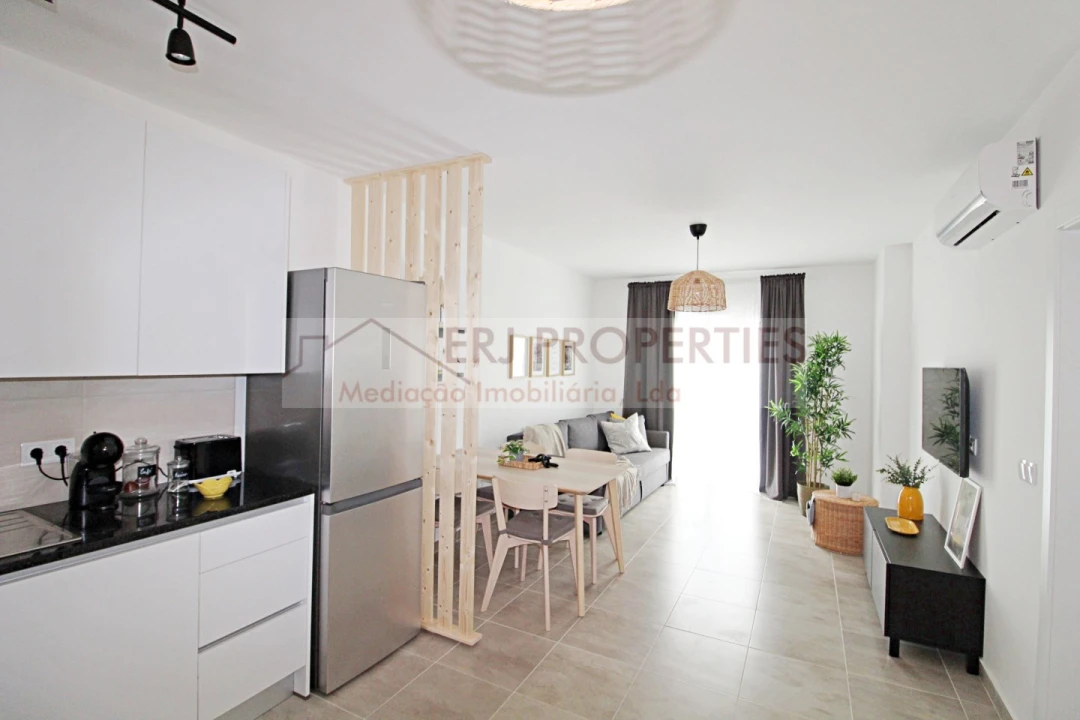 Apartamento T1 para Arrendamento em Altura Foto 2