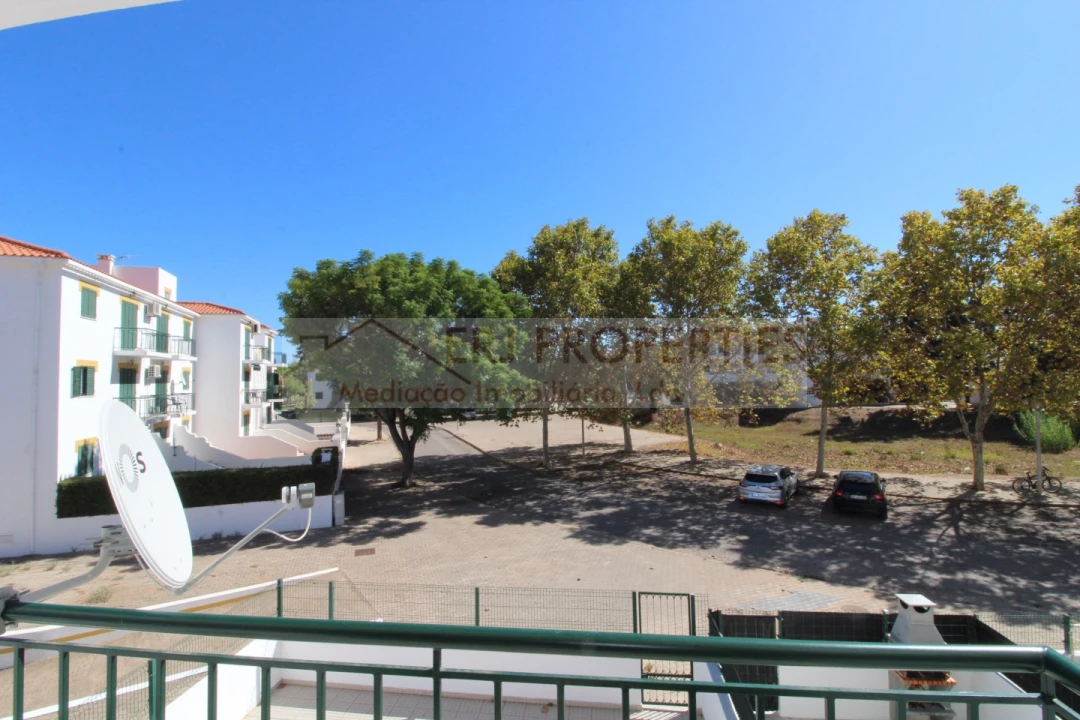 Apartamento T2 para Arrendamento em Altura Foto 1