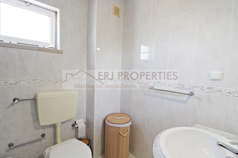 Apartamento T2 para Arrendamento em Altura Foto 11